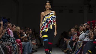 من نورا عتال إلى لولي باهيا.. العارضات العرب يسيطرن على أسبوع الموضة بميلانو (صور)