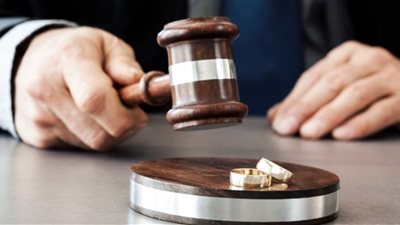 حماتها عملت لها عمل.. ربة منزل ترفع دعوي خلع ضد زوج 