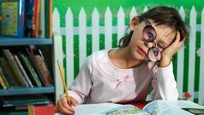 3 خطوات تساعدك على أداء الواجب المنزلي مع طفلك  