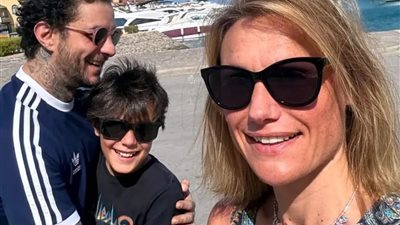 أحمد الفيشاوي يوجه رسالة رومانسية إلى زوجته في عيد ميلادها