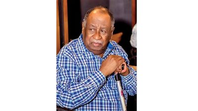 بعد رحيله.. 9 معلومات مثيرة عن أشهر شعراء السودان محمد المكي إبراهيم 