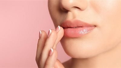  أفضل مستحضرات ترطيب الشفاه بمكونات مغذية| صور