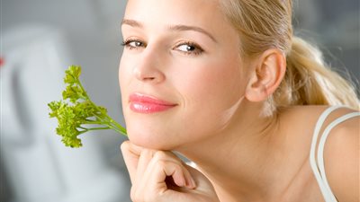  فوائد زيت الشمر للبشرة وكيفية إستخدامه