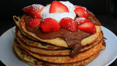 طريقة عمل بان كيك بصوص النوتيلا 