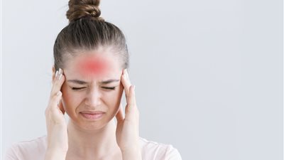 الصداع النصفي.. إليك 5 أسباب جذرية وراء الإصابة به