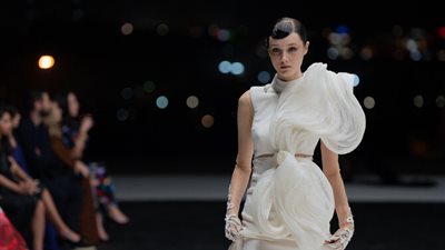 انطلاق أسبوع الموضة في الرياض لثاني مرة بحضور نيللي كريم وباربي الذهبية (صور) 