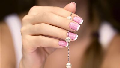 هل يجوز الوضوء على الأظافر الصناعية؟.. «الإفتاء تُجيب»