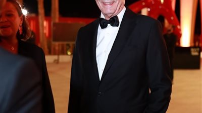 بعد ظهوره بقبعة في مهرجان الجونة.. لقطات غريبة لـ محمود حميدة تتصدر التريند 