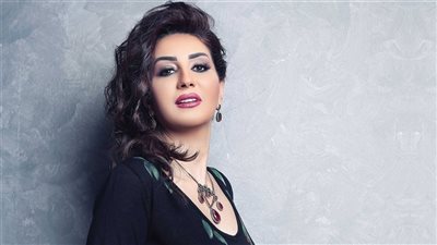 النجمة الهندية بارنيتا بورتهاكور ترد على دعوة وفاء عامر لها لزيارة مصر