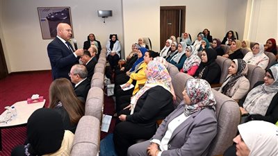 بدء فعاليات البرنامج التدريبي «تأهيل القيادات النسائية النوعية» بوزارة الصناعة والنقل