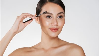 4 نصائح لتكثيف الحواجب سريعا في المنزل
