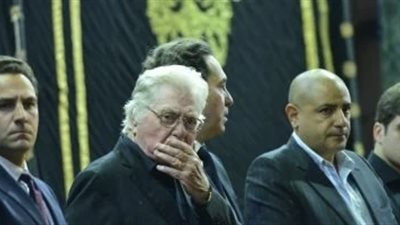 محمد رمضان وأبناء مبارك .. توافد كبير لنجوم الفن والمجتمع على عزاء مصطفى فهمي  