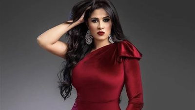 ياسمين عبد العزيز تخطف الأنظار بجمالها في أحدث ظهور لها (صور)  