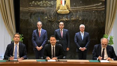توقيع عقد حق انتفاع بالأرض لإنشاء مركز «كيميت» للبيانات باقتصادية قناة السويس