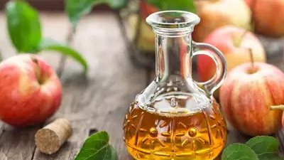 لروتين البشرة.. أيهما أفضل صحياً خل التفاح أم الخل الأبيض؟