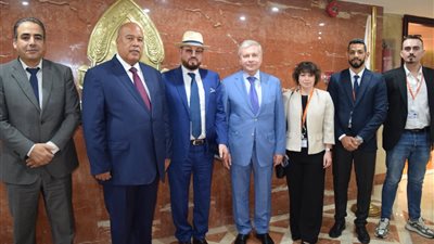 رئيس غرفة القاهرة يبحث مع وزير حكومة موسكو تعزيز التعاون الاقتصادي