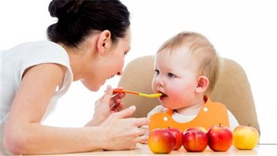 سنة أولى مامي.. 6 أكلات مفضلة للأطفال في عمر الـ ٦ أشهر 