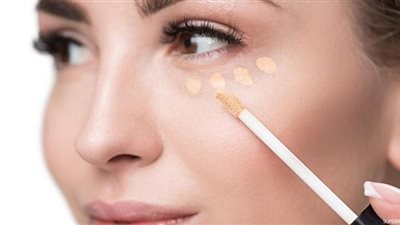 تجنبيها للحصول على إطلالة أنيقة.. 5 أخطاء شائعة عند وضع الكونسيلر