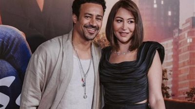 «حضن كتب كتاب» .. لقاء منة شلبي وأحمد داود في عرض «الهوى سلطان» يثير جدلاً (فيديو)  