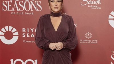 خسارة وزن وأناقة لافتة .. تغيرات جمالية رافقت كندة علوش في عرض أزياء إيلي صعب بالرياض (صور)