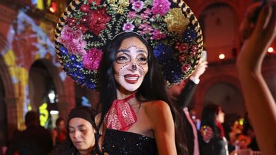 لوجينا صلاح تسطر التاريخ في حفل ملكة جمال الكون 2024 