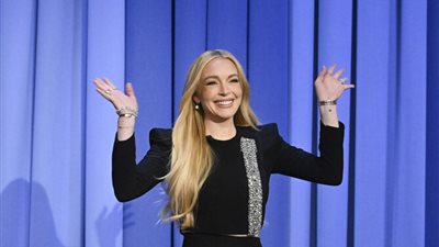 ليندسي لوهان تتألق بتوقيع زهير مراد بظهورها الأخير (صور)