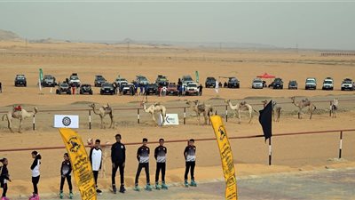 بالصور.. رئيس الوزراء يفتتح نادي الهجن والفروسية بالوادي الجديد