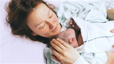 التخدير النصفي أم الكلي؟.. مستشار الصحة يوضح أيهما الأفضل للولادة القيصرية