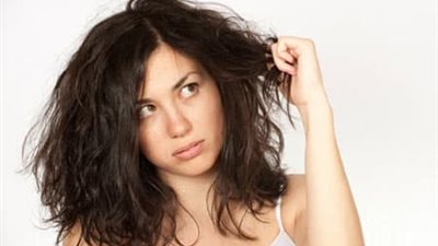 5 زيوت طبيعية تخلصك من مشاكل الشعر الجاف 