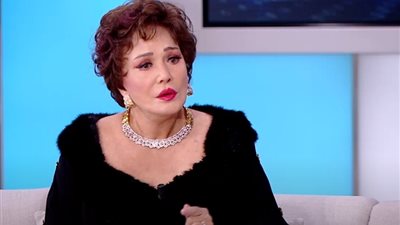 لبلبة تثير الجدل بتصريحها: بعد وفاة أبويا عملت مكياج وقدمت فقرة وضحكت الناس (فيديو)  