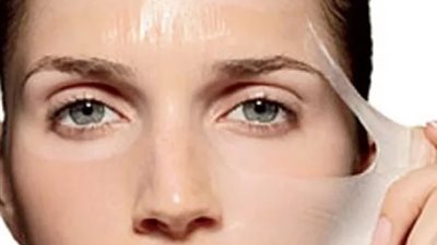 لإزالة البقع الداكنة.. إليك افضل المقشرات الطبيعية 