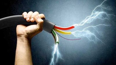 في حالة سقوط الأمطار.. نصائح مهمة للتعامل مع الكهرباء 