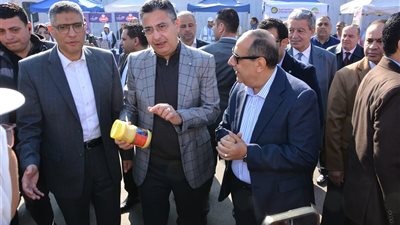 بالصور..  وزير التموين يفتتح سوق اليوم الواحد في إمبابة