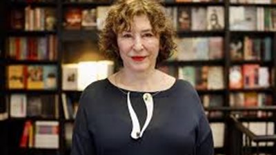 آذار نفيسي | كاتبة إيرانية حائزة على زمالة من جامعة أوكسفورد