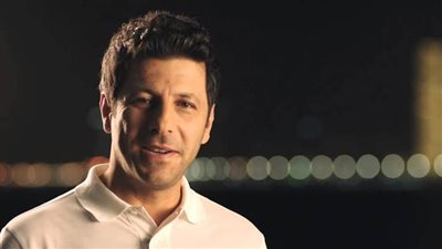 إياد نصار يدخل عالم الكوميديا في «من أيام الجيزة» لأول مرة 