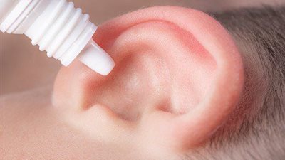 تعرف على الطريقة الصحيحة لاستخدام قطرات الأذن