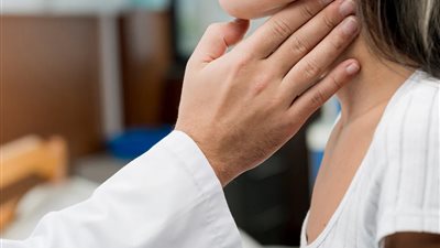 أعراض التهاب الحلق العقدي وطرق علاجه 