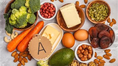 هيئة الدواء تحذر: الإفراط في تناول فيتامين «أ» يؤدي للتسمم وفقدان الوعي