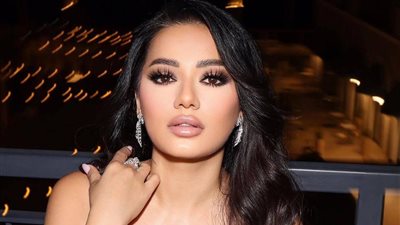 رحمة رياض تخطف الأضواء بإطلالة وردية ساحرة (صور)