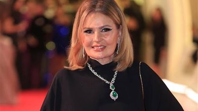 يسرا تبهر متابعيها بإطلالة أنثوية أنيقة.. وتكشف سر غيابها عن دراما رمضان 2025