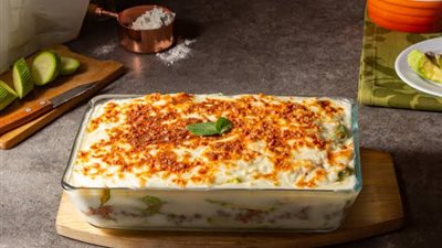 طريقة عمل صينية الكوسة بالبشاميل اللذيذة 