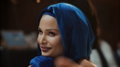 باميلا الكيك كحورية البحر الزرقاء في أحدث ظهور (صور) 