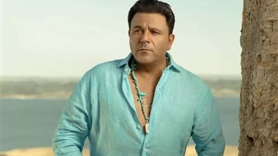 محمد فؤاد يستقبل عزاء والد زوجته بمسجد الشرطة في هذا الموعد 