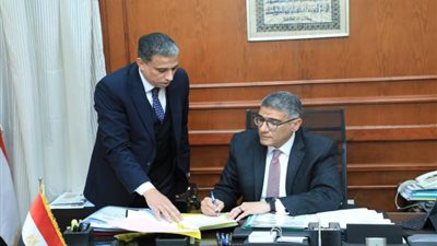 بنسبة نجاح 85.90%.. محافظ الجيزة يعتمد نتيجة الشهادة الإعدادية