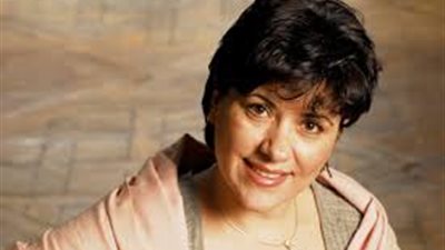 بتول الخضيري | كاتبة عراقية ساهمت في مد جسور الحضارة بين الشرق والغرب