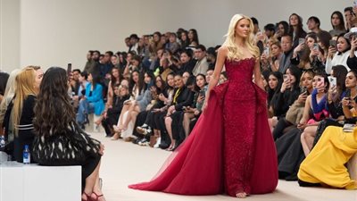 ملكة جمال الكون تختتم أسبوع الموضة في دبي 2025 (صور) 