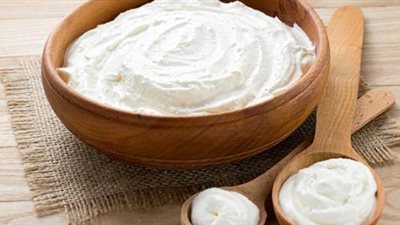 بدون تكلفة.. طريقة تحضير الزبادي لسحور رمضان 