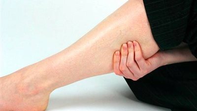 أعراض الإصابة بجلطات الدم في الساقين وطرق الوقاية