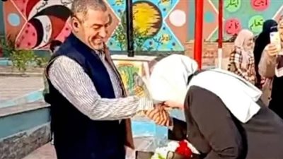 إحالة وكيلة مدرسة بالشرقية للتحقيق بسبب يد زوجها.. ونساء السوشيال يفتحن النار عليها