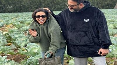 «بالكرنب».. أكرم حسني يمازح آية سماحة في كواليس «الكابتن»